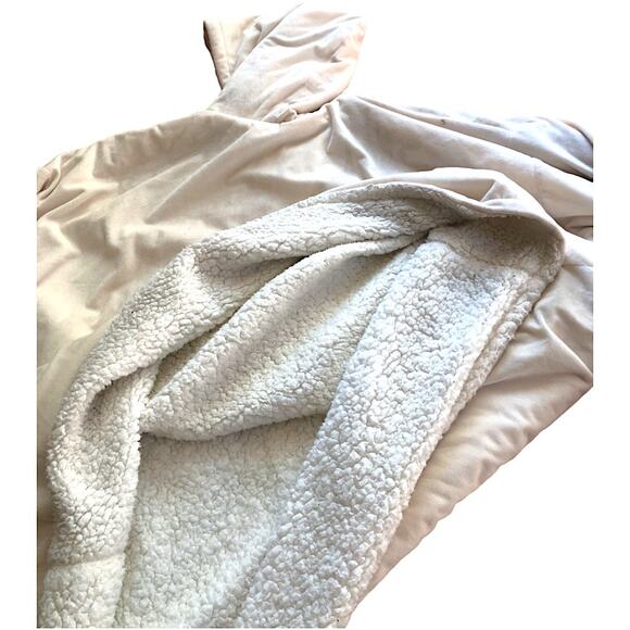 THE COMFY Original | Beige Oversized Microfiber & Sherpa Wearable Blanket - Picture 8 of 8